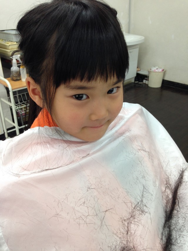 妹ちゃんは、のばしたい時期みたいなので、前髪カットと整えるぐらいです(^-^)/